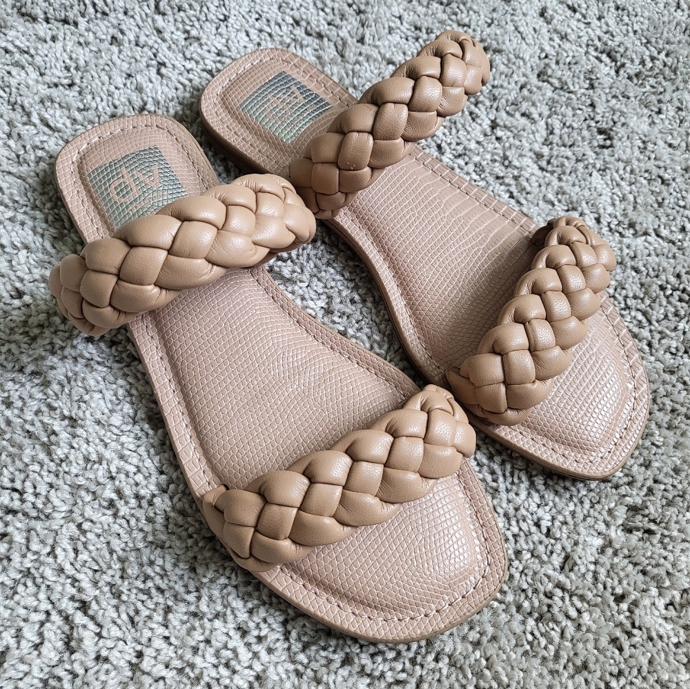 DV sandals